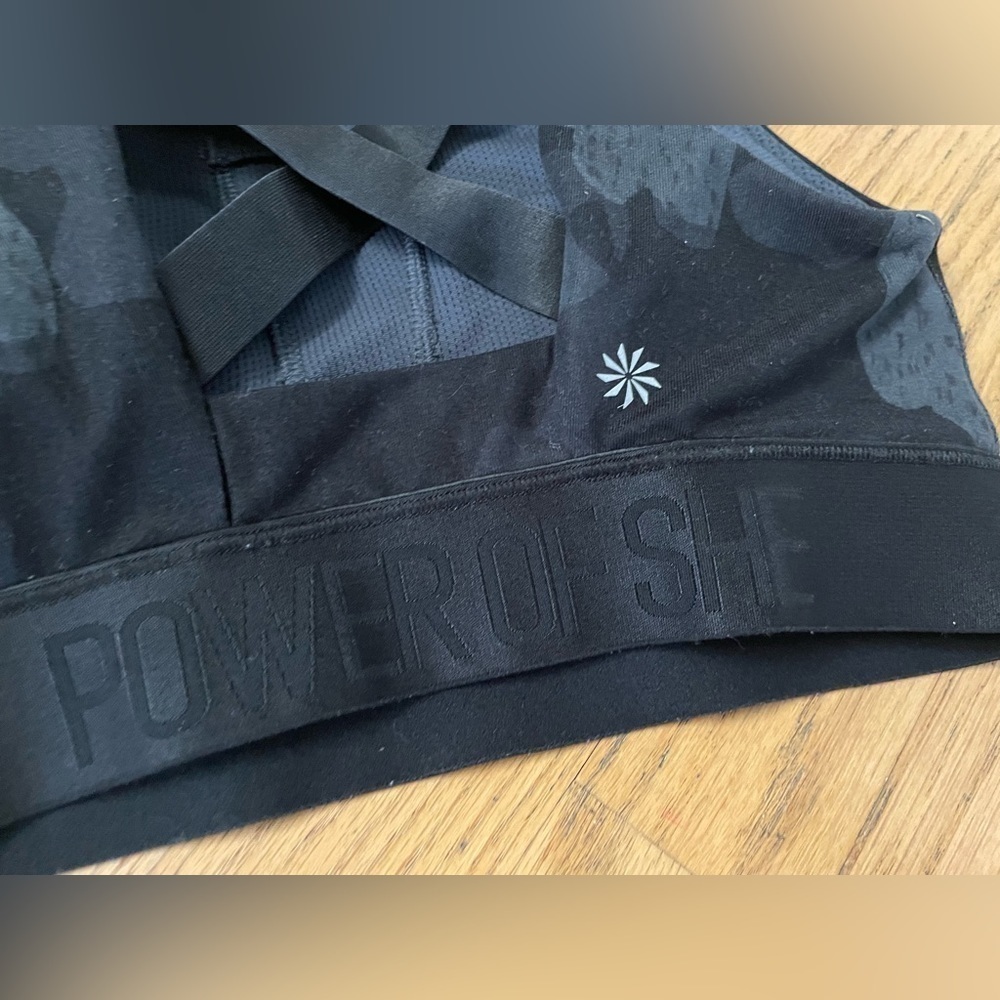 Athleta the Power of She camo print sports bra, XS - Picture 5 of 6